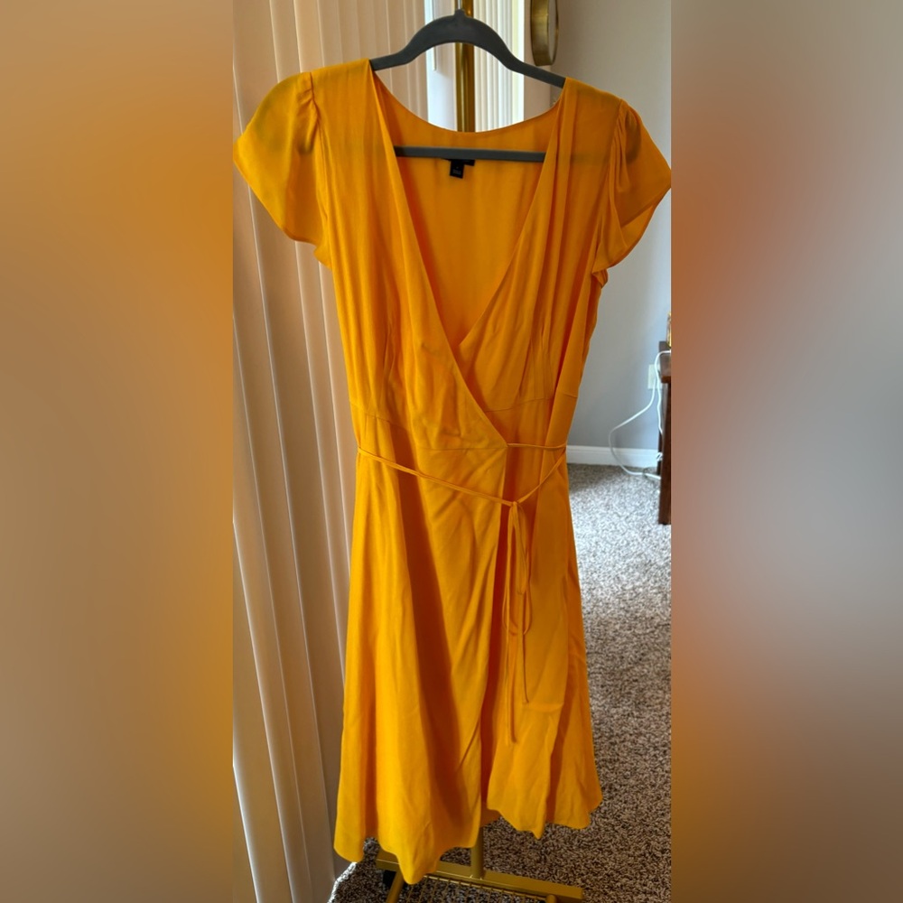 NWOT Ann Taylor Yellow Flutter Sleeve Wrap Dress, size 4